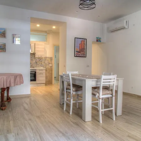 Corso Vittorio Emanuele 110c * ナポリ